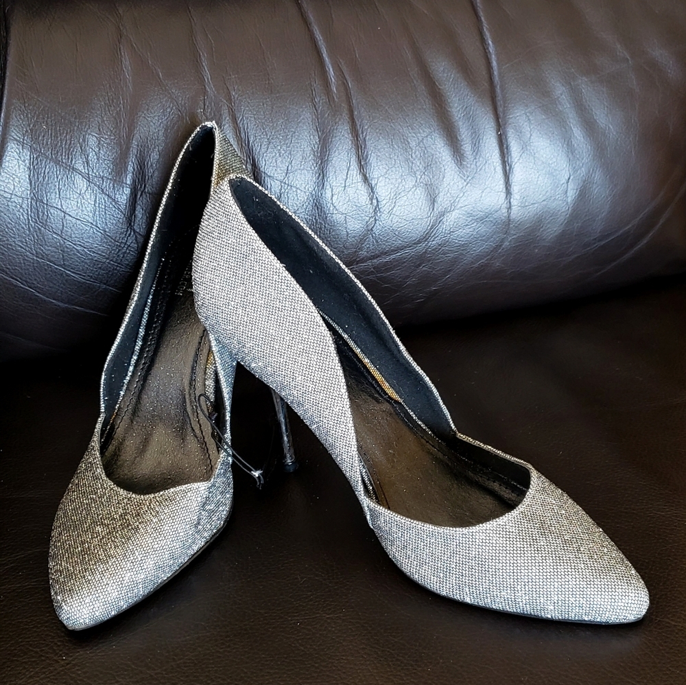 Suzy Shier Sparkly Heels size 8